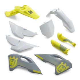 PLASTIC PARTS KIT