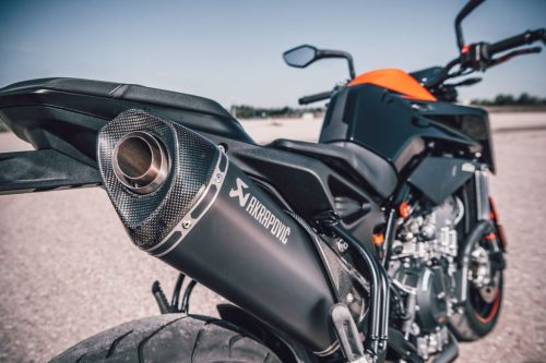 AKRAPOVIČ "SLIP-ON LINE" 790 DUKE 2022-2026  890 DUKE / 890 DUKE R 2020-2023